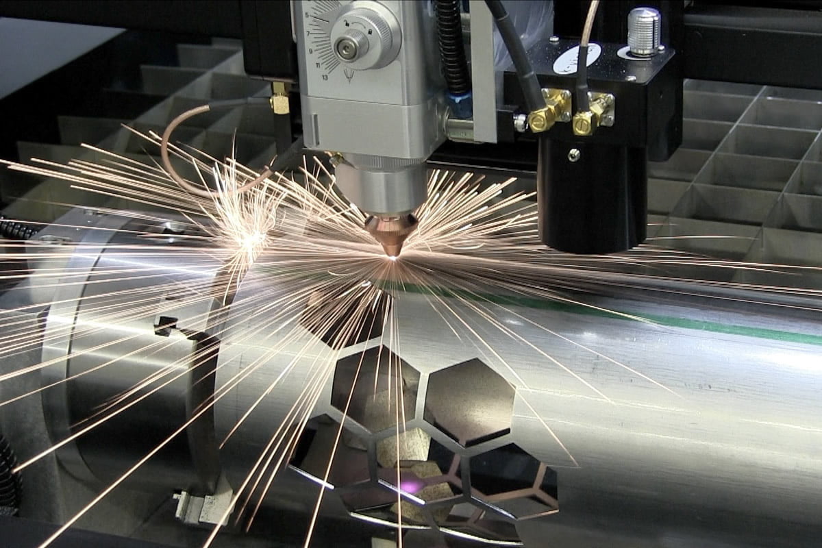 Pipe and tube rotary chuck attachment
